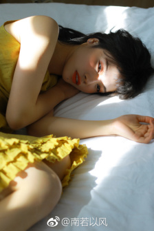 女生专属干净的背景图